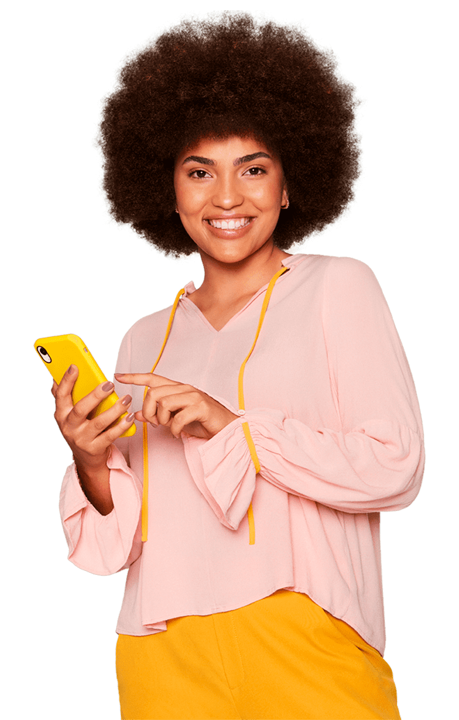 jovem mulher segurando um celular com a mão esquerda, apontando ele para você com o aplicativo da uniasselvi aberto